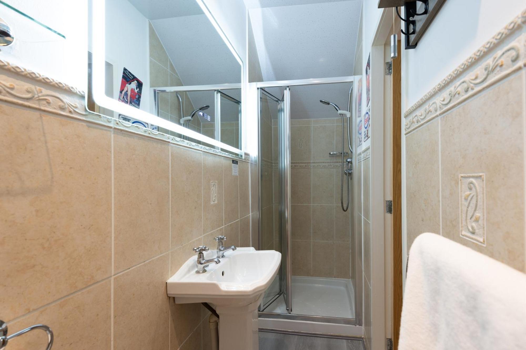 The Ambleside Apartments - Self Catering With Private Kitchen - Best For Location Exterior foto