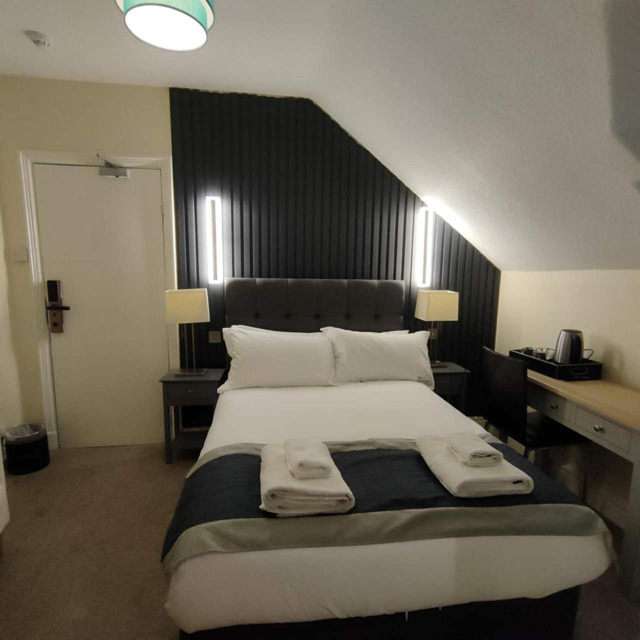 The Ambleside Apartments - Self Catering With Private Kitchen - Best For Location Exterior foto
